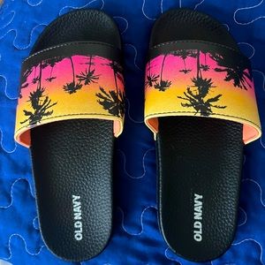 NWOT Boys Old Navy Slides size 1-2